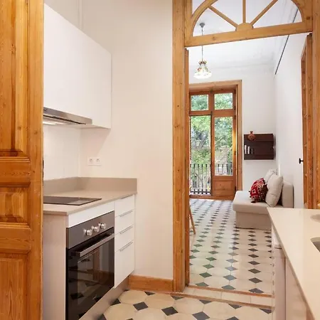 Private Studio Arc De Triompf Ac And Wifi Apartment