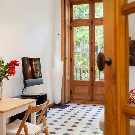 Apartment Private Studio Arc De Triompf Ac And Wifi Barcelona