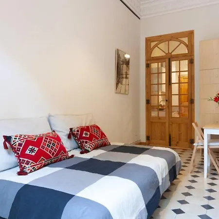Apartment Private Studio Arc De Triompf Ac And Wifi Barcelona